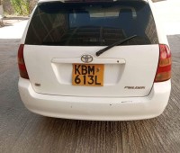 toyota-fielder-small-4