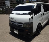 toyota-hiace-small-7