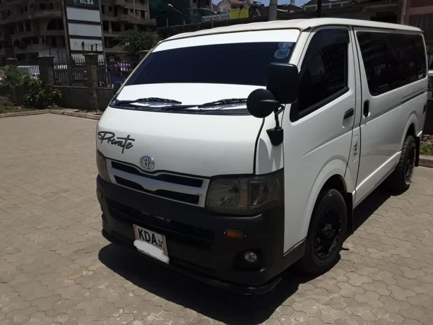 toyota-hiace-big-7