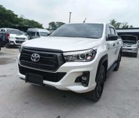 toyota-hilux-small-0
