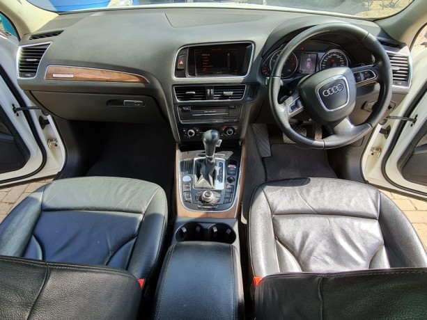 audi-q5-off-white-year-2009-2000cc-auto-leather-power-seats-foglights-alloy-rims-big-3