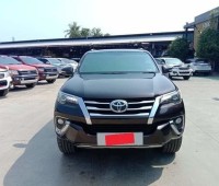 toyota-fortuner-small-4