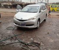 toyota-wish-small-0