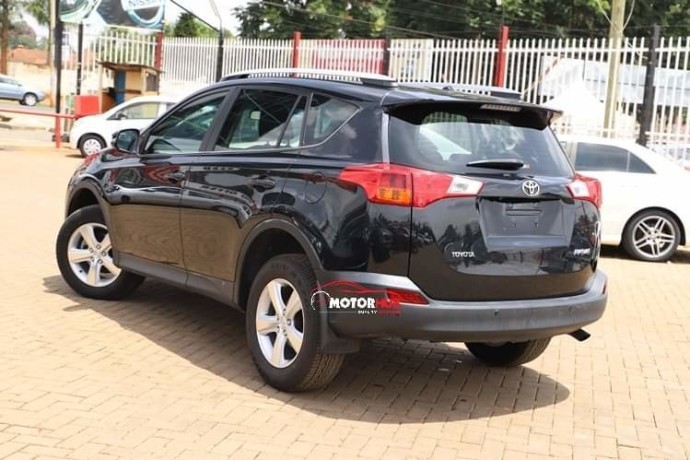 toyota-rav-4-big-2