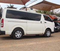 toyota-hiace-small-3