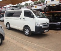 toyota-hiace-small-4