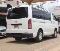 toyota-hiace-small-0