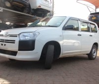 toyota-probox-small-1