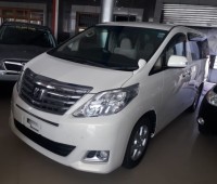 toyota-alphard-small-0