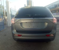 mitsubishi-outlander-small-4