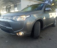 mitsubishi-outlander-small-0