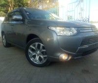 mitsubishi-outlander-small-1