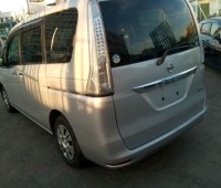 nissan-serena-small-4