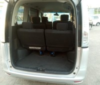 nissan-serena-small-1