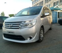 nissan-serena-small-2