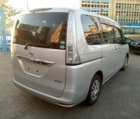 nissan-serena-small-3