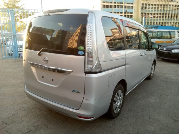 nissan-serena-big-3