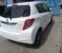 toyota-vitz-small-4