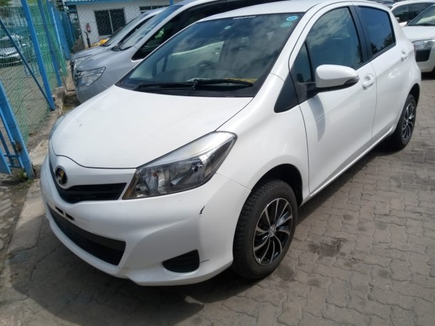 toyota-vitz-big-1