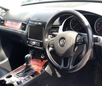 volkswagen-touareg-small-4