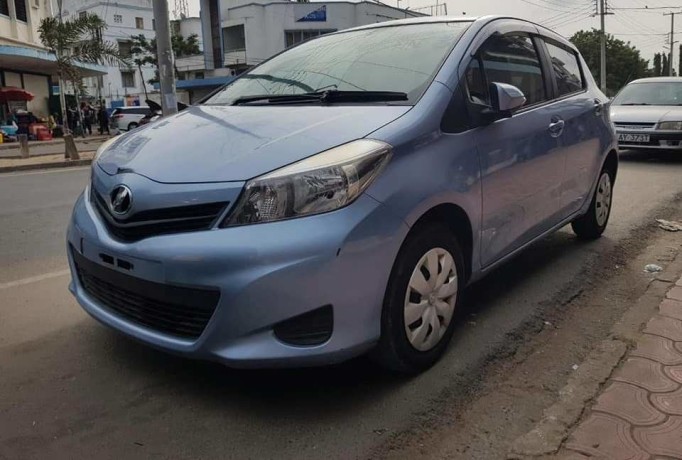 toyota-vitz-big-0