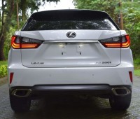 lexus-rx200t-small-3