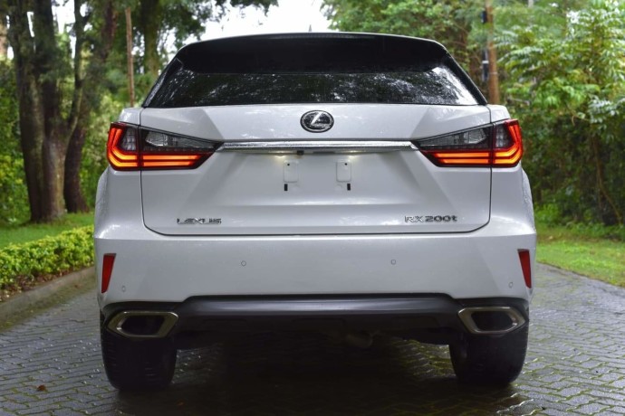 lexus-rx200t-big-3