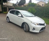 toyota-auris-small-0