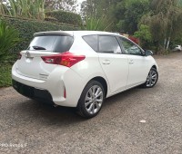 toyota-auris-small-2