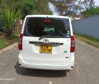 toyota-noah-small-4