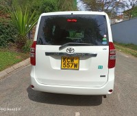 toyota-noah-small-3