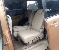 nissan-serena-small-3