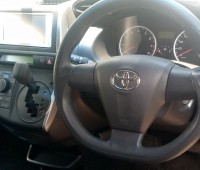 toyota-wish-small-3