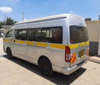 toyota-hiace-small-3