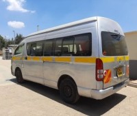 toyota-hiace-small-2