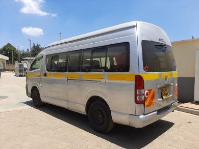 toyota-hiace-big-2