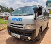 toyota-hiace-small-0