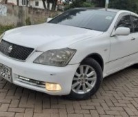 toyota-crown-small-0