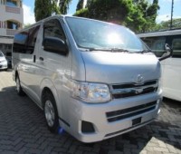 toyota-hiace-small-0