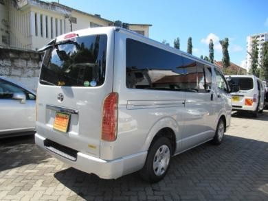 toyota-hiace-big-3