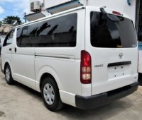 toyota-hiace-small-2