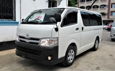 toyota-hiace-big-0