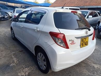 toyota-vitz-big-4