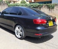 volkswagen-jetta-small-7