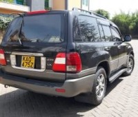 toyota-landcruiser-small-5