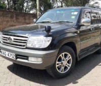 toyota-landcruiser-small-3