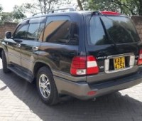 toyota-landcruiser-small-4