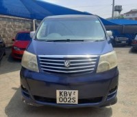 toyota-alphard-small-0