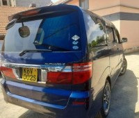 toyota-alphard-small-4