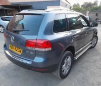 volkswagen-touareg-small-4